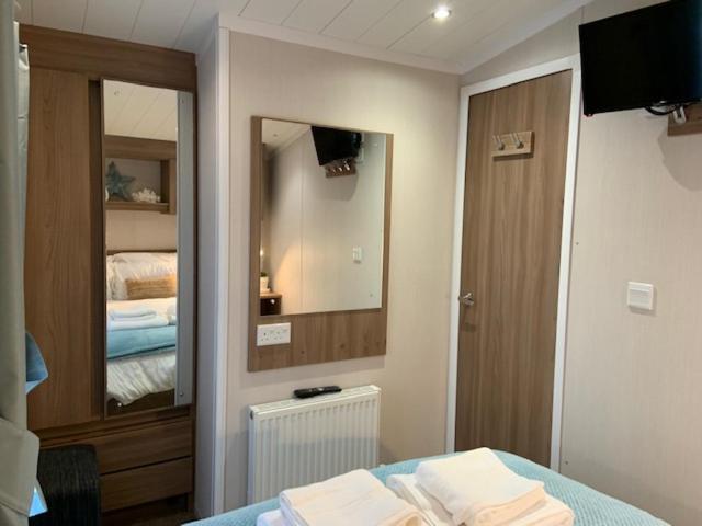Cosy, Coastal Themed Holiday Home, Rockley Park, Poole, Dorset エクステリア 写真