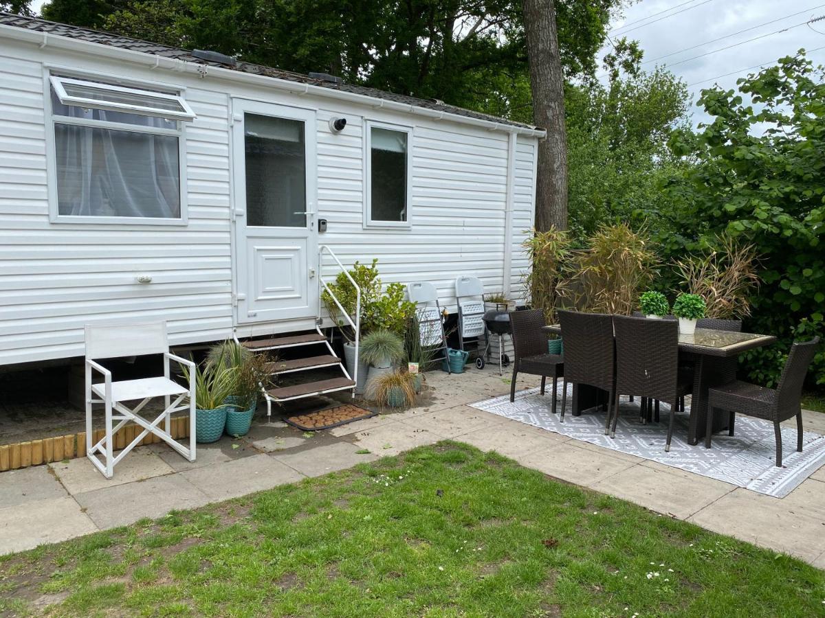 Cosy, Coastal Themed Holiday Home, Rockley Park, Poole, Dorset エクステリア 写真